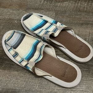 💙Sanuk Slide Ons 8💙